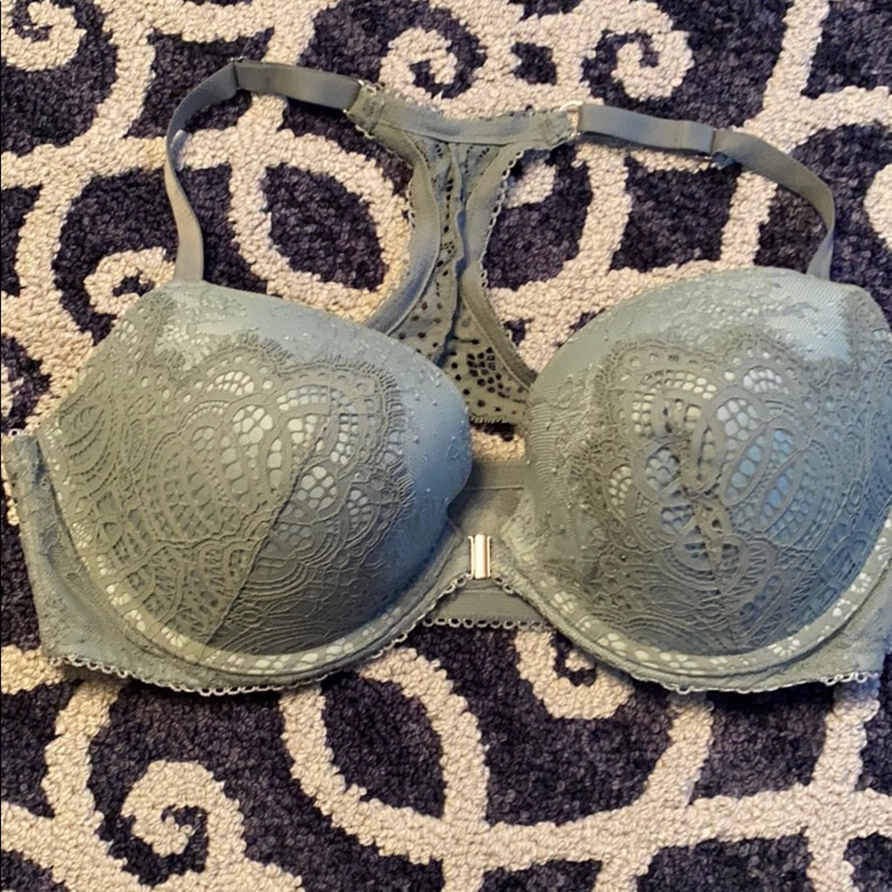 Victoria’s Secret dream angles push up front close